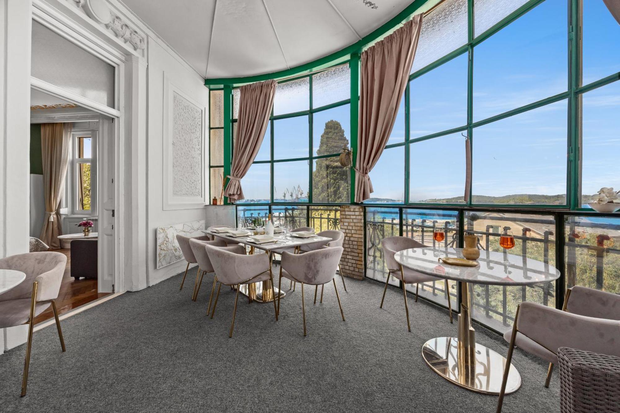 Villa Muenz Luxurious Residence Пула Экстерьер фото