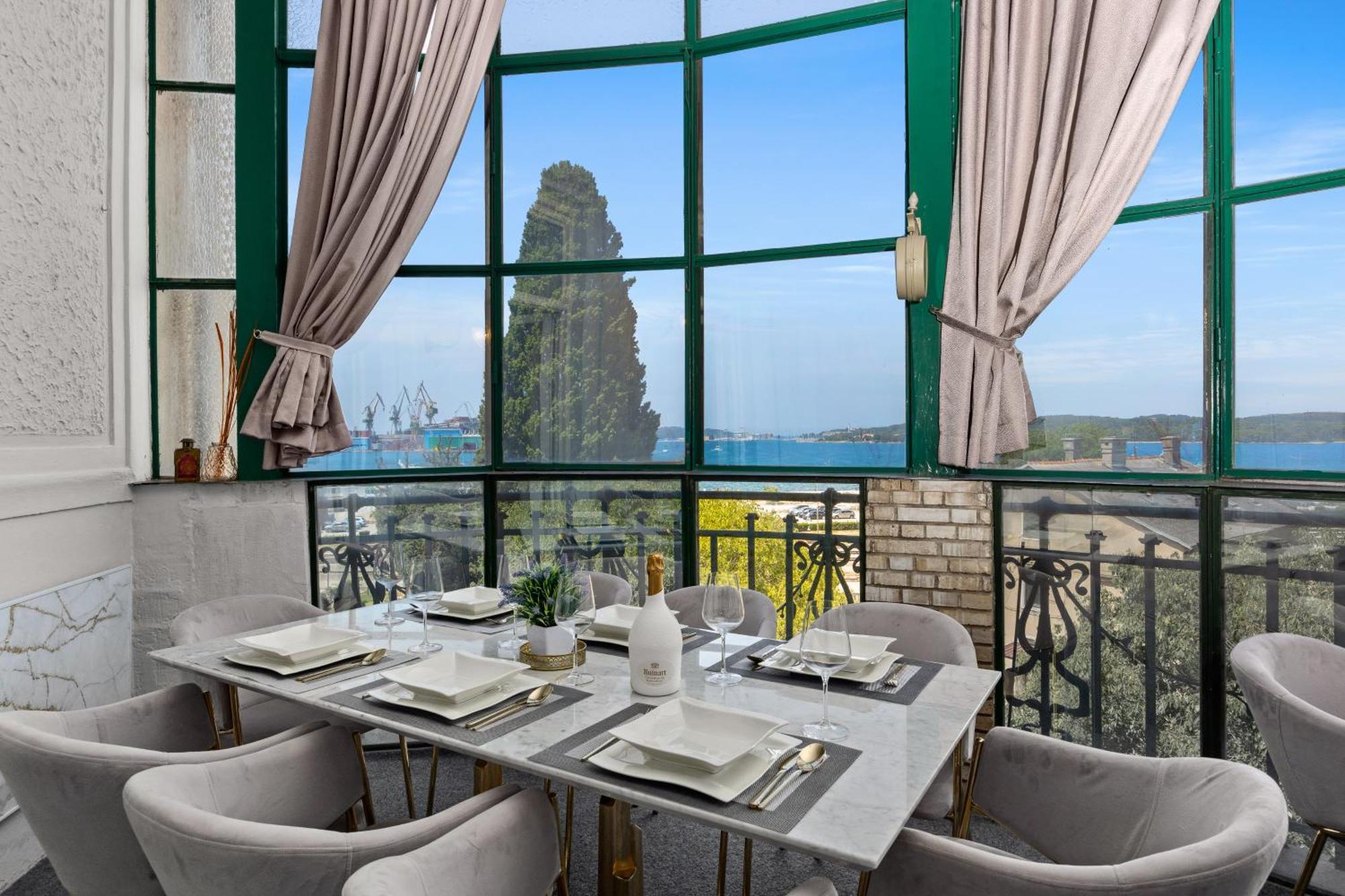 Villa Muenz Luxurious Residence Пула Экстерьер фото