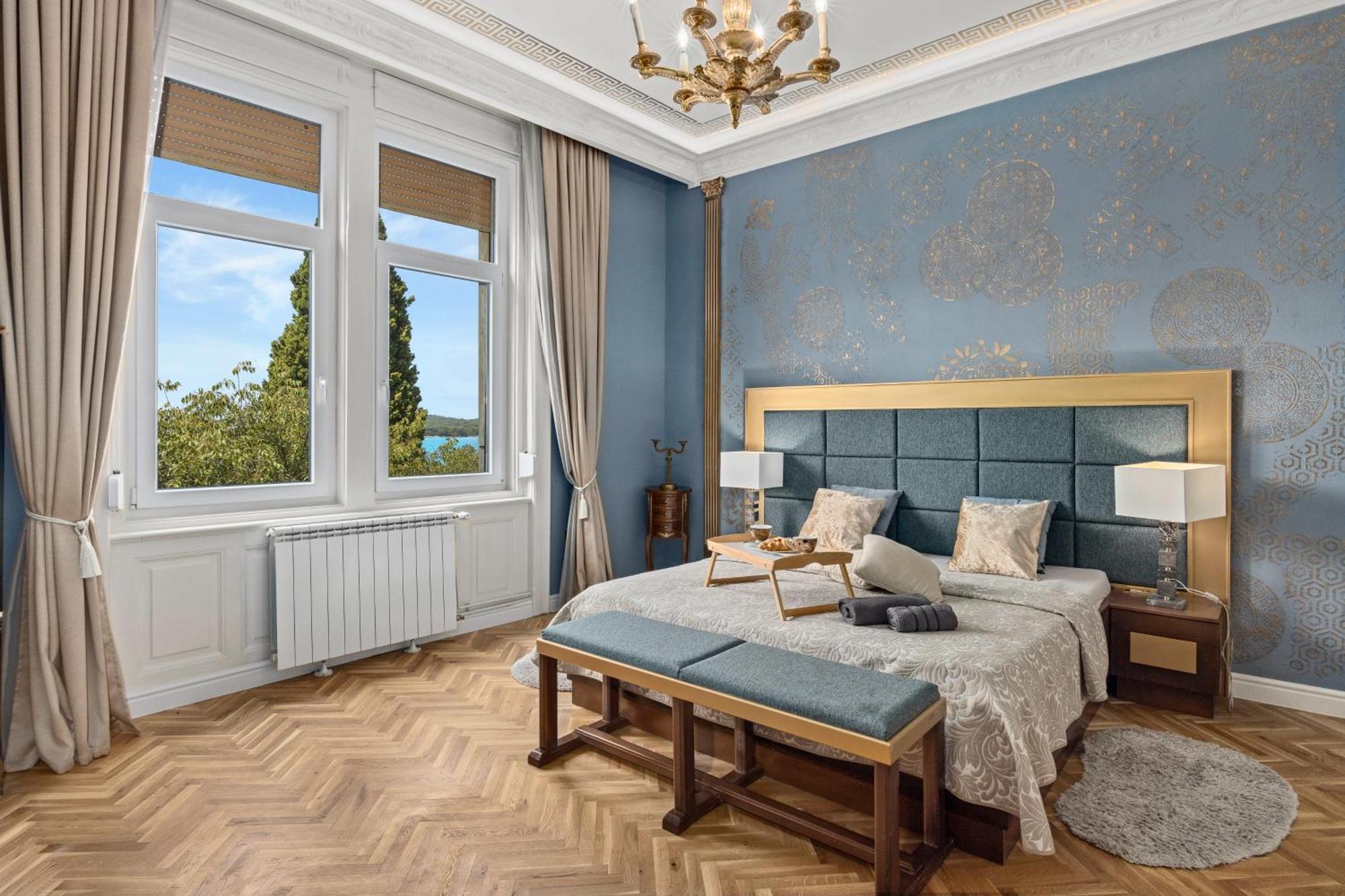 Villa Muenz Luxurious Residence Пула Экстерьер фото